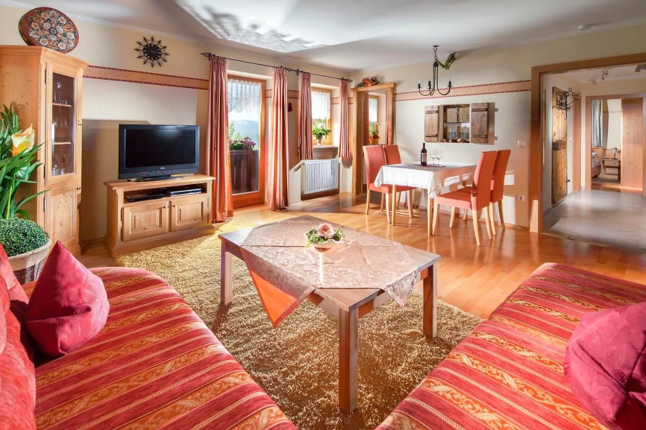 ברכטסגאדן Ferienwohnungen Gaestehaus Laercheck