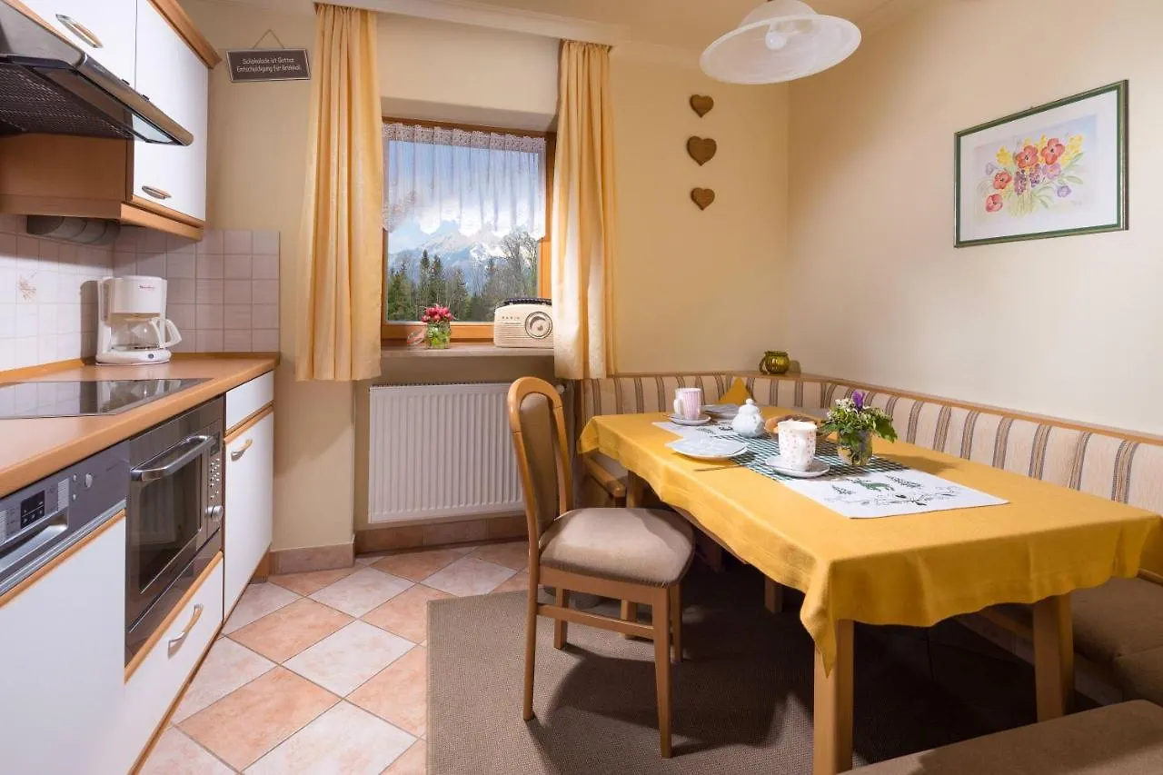 Ferienwohnungen Gaestehaus Laercheck Berchtesgaden Apartment